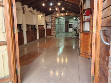 VENTA DE LOCAL  EN INMEJORABLE ZONA COMERCIAL