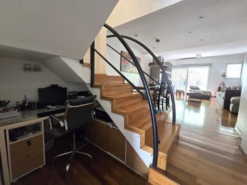 VENTA TRIPLEX- TERRAZA PROPIA- COCHERA- PARQUE CHACABUCO