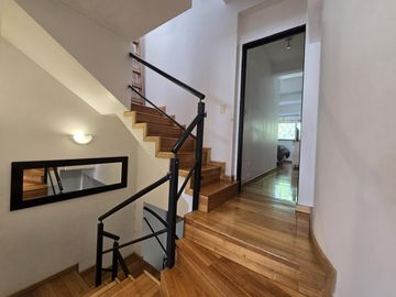 VENTA TRIPLEX- TERRAZA PROPIA- COCHERA- PARQUE CHACABUCO