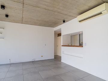 VENTA • VILLA URQUIZA • SEMIPISO • 2 AMBIENTES • COCHERA • APTO CRÉDITO