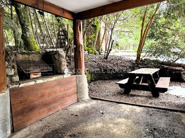 VENTA Complejo de Cabañas y recepción 350m2 en Puerto Manzano, Villa La Angostura.