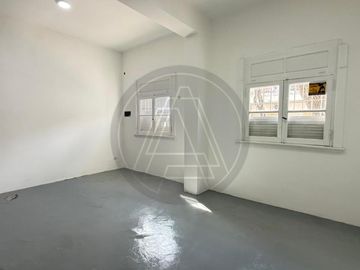 Alquiler de Oficina  PH en Chacarita