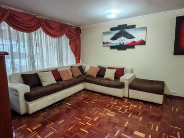 Casa en Venta  4 Dormitorios 215m² - Sector California Alta - Quito