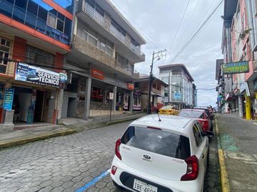 Casa de venta de 760 m2 de construcción en el Centro del Puyo