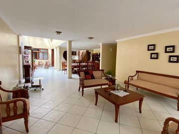 Casa de venta de 760 m2 de construcción en el Centro del Puyo