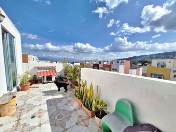 Casa de 135 m² , 4 habitaciones, dos parqueaderos y terraza, en venta en Llano Grande