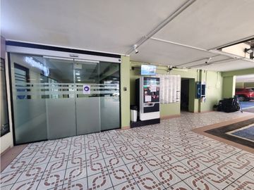 Oficina en Royal Center Marbella | 75 m² | 3 Cubículos AM