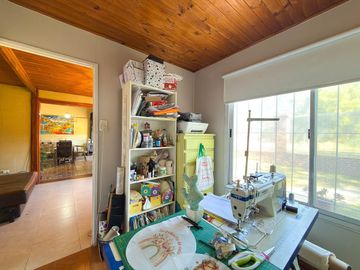 CASA EN VENTA CON PILETA EN AZUL, BUENOS AIRES