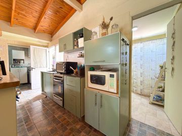 CASA EN VENTA CON PILETA EN AZUL, BUENOS AIRES