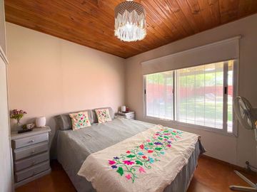 CASA EN VENTA CON PILETA EN AZUL, BUENOS AIRES