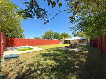 CASA EN VENTA CON PILETA EN AZUL, BUENOS AIRES