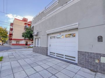 Venta casa 5 amb Liniers Jardin Cochera Estrenar