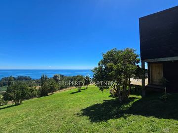 Espectacular casa con tiny house independiente y vistas al mar · Pichiquillaipe, Carretera Austral, Puerto Montt