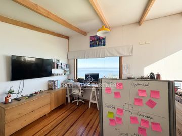 Espectacular casa con tiny house independiente y vistas al mar · Pichiquillaipe, Carretera Austral, Puerto Montt