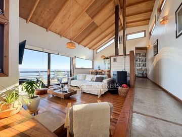 Espectacular casa con tiny house independiente y vistas al mar · Pichiquillaipe, Carretera Austral, Puerto Montt