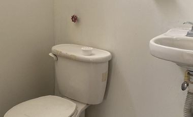 Renta de oficina en primer piso en avenida Tollocan