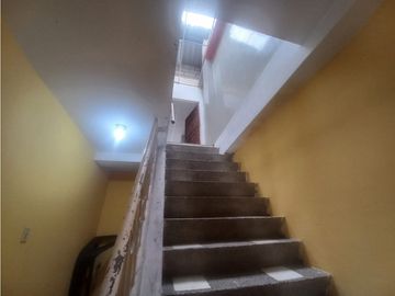 Casa Rentera en Venta, Sur de Guayaquil, 4 departamentos, 1 local