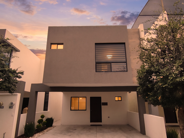 CASA EN VENTA EN LA RESERVA CUMBRES | Av. Luis Donaldo Colisio - MONTERREY