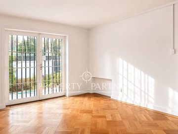 Casa comercial con patios interiores en Providencia