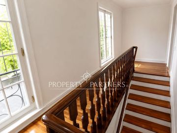 Casa comercial con patios interiores en Providencia