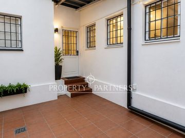 Casa comercial con patios interiores en Providencia