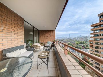 Hermoso  y cómodo Dúplex cercano a colegios y con vista despejada asegurada.