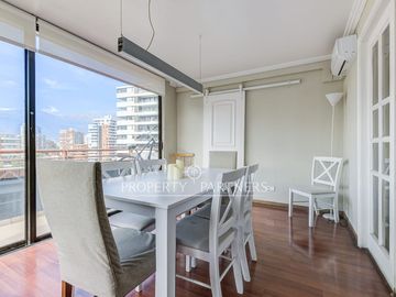 Hermoso  y cómodo Dúplex cercano a colegios y con vista despejada asegurada.