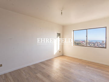 Oportunidad, Viña del Mar Alto, Viña Del Mar. Casa de 136 m2, remodelada.