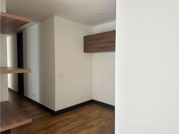 VENDO APTO 3 ALCOBAS EN EMAUS/CHAPINERO. CLUB HOUSE. PISO 10