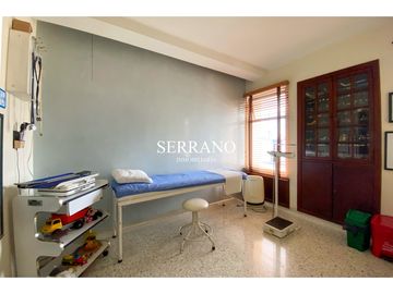 CONSULTORIO EN VENTA EN CENTRO MEDICO CLINICA BUCARAMANGA
