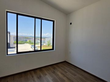 Casa en Venta Cañadas en Fraccionamiento privado con lago y canchas multideportivas