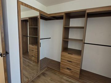 Casa en Venta Cañadas en Fraccionamiento privado con lago y canchas multideportivas