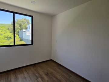 Casa en Venta Cañadas en Fraccionamiento privado con lago y canchas multideportivas