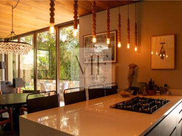 RESIDENCIA EN VENTA CAMPO LAGO