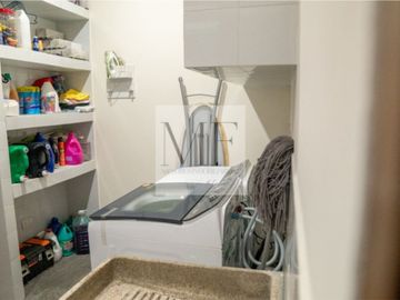 RESIDENCIA EN VENTA CAMPO LAGO