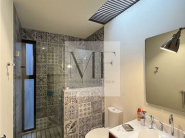 RESIDENCIA EN VENTA CAMPO LAGO