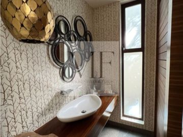 RESIDENCIA EN VENTA CAMPO LAGO