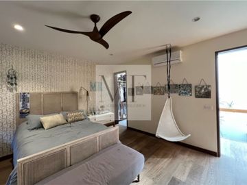 RESIDENCIA EN VENTA CAMPO LAGO