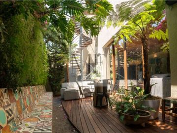 RESIDENCIA EN VENTA CAMPO LAGO
