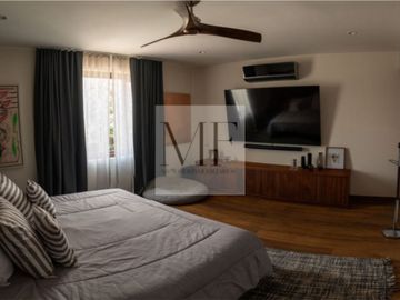 RESIDENCIA EN VENTA CAMPO LAGO