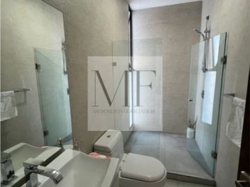 RESIDENCIA  EN VENTA PUERTA DEL BOSQUE