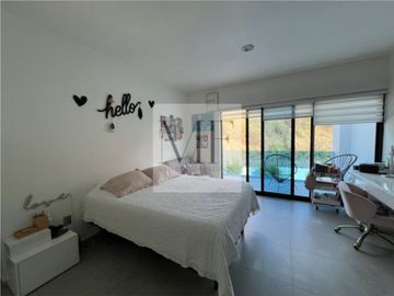 RESIDENCIA  EN VENTA PUERTA DEL BOSQUE