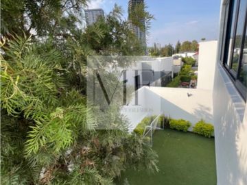 RESIDENCIA  EN VENTA PUERTA DEL BOSQUE