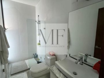 RESIDENCIA  EN VENTA PUERTA DEL BOSQUE