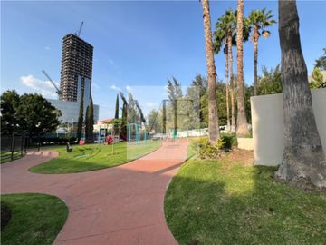 RESIDENCIA  EN VENTA PUERTA DEL BOSQUE
