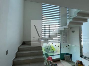 RESIDENCIA  EN VENTA PUERTA DEL BOSQUE