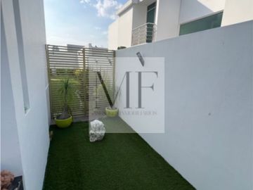RESIDENCIA  EN VENTA PUERTA DEL BOSQUE