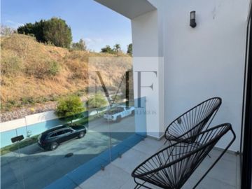 RESIDENCIA  EN VENTA PUERTA DEL BOSQUE
