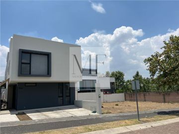CASA EN VENTA BOSQUES VALLARTA