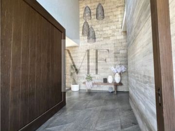 RESIDENCIA EN VENTA TRES RIOS